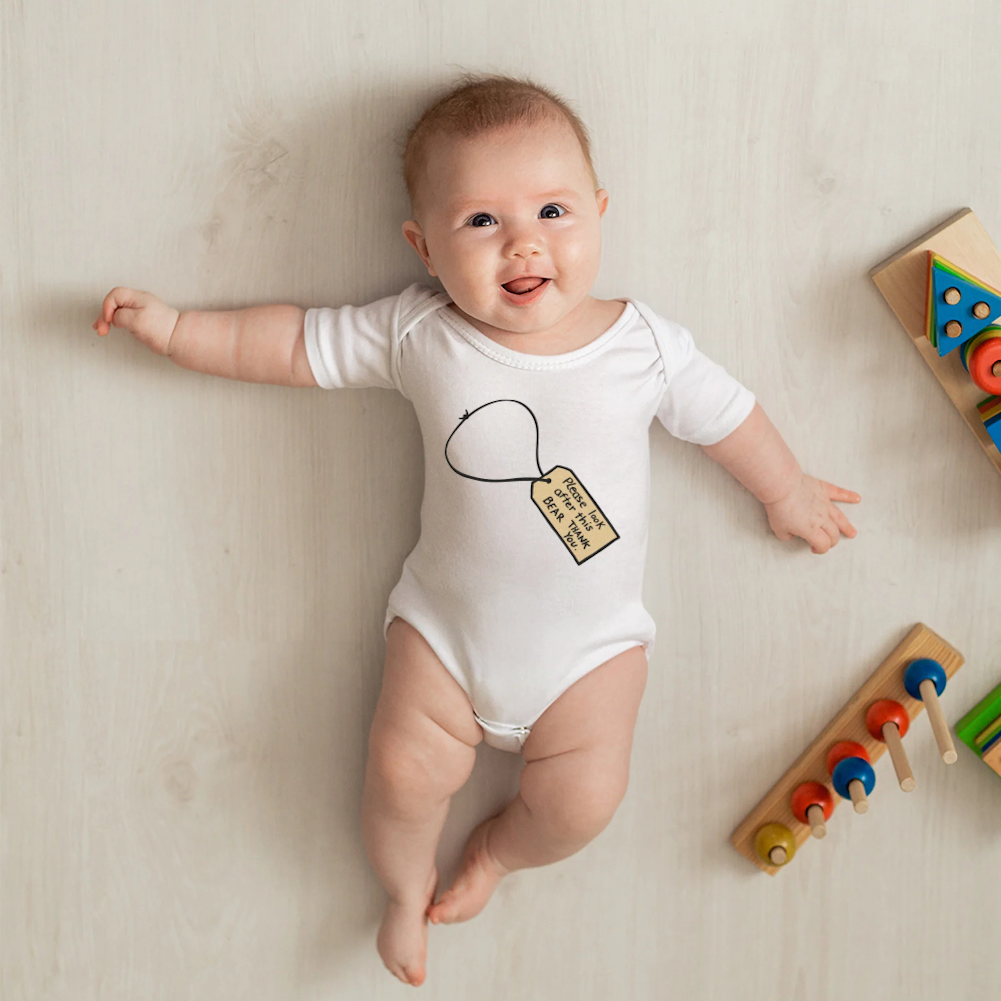 Classic Paddington Short Sleeve Baby Bodysuit (Luggage Tag) - Image 3